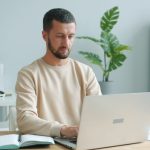 Как выбрать лучшую фриланс-платформу: сравнение бирж по ключевым критериям