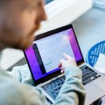 Как начать фриланс с нуля: выбор ниши, портфолио и поиск первых клиентов