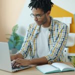 Удаленная работа в 3D: как выбрать платформу для фриланса без рисков