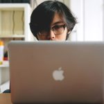 Как выбрать лучшую фриланс-платформу для иностранцев и избежать рисков удаленной работы за границей